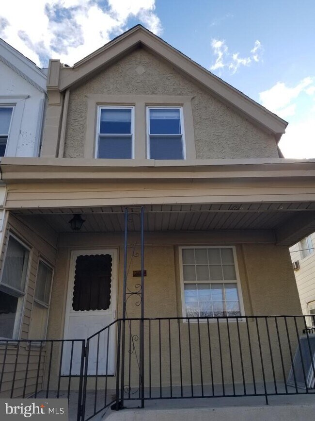 Building Photo - 706 Pusey Ave