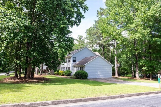 Building Photo - 7766 Hampton Cove