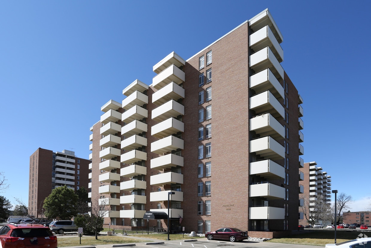 Primary Photo - Korsakov Apartments