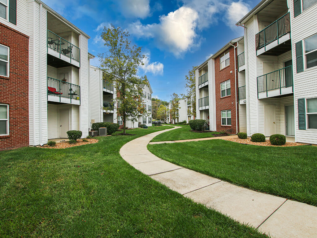 Maintained Walkways Throughout the Community - Park Commons