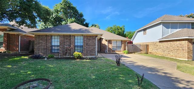 Building Photo - 2204 Turf Club Dr