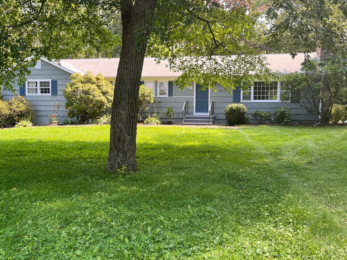 Primary Photo - 88 Towerview Dr