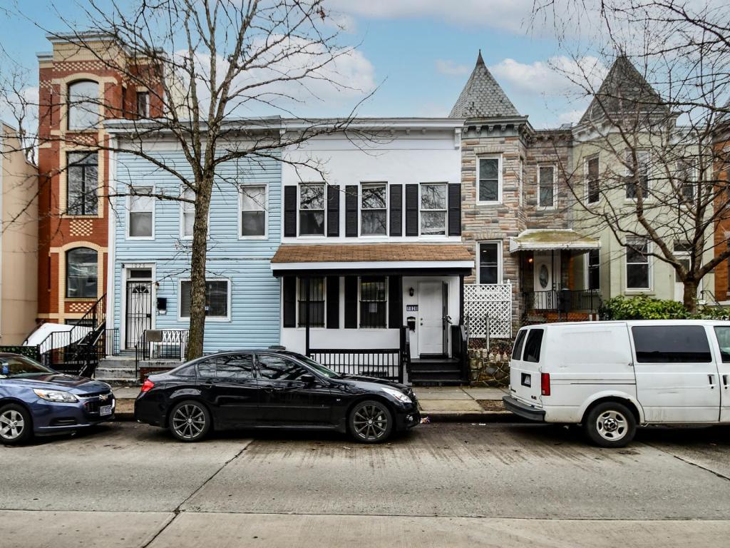 Primary Photo - 1028 Kenyon St NW
