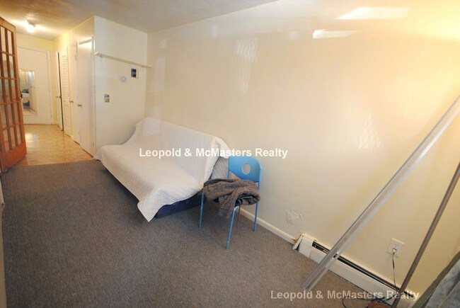 Building Photo - 20 Radcliffe Rd