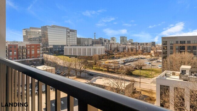 Foto del edificio - 1007 S Mint St