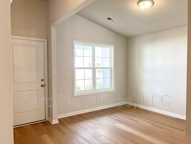 Foto del edificio - 121 Braxton Dr