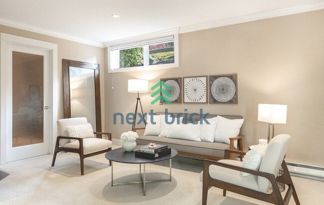Building Photo - Waterfront Studio Kirkland Available for Rent!