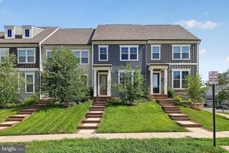 Building Photo - 1743 Autumn Maple Leaf Dr