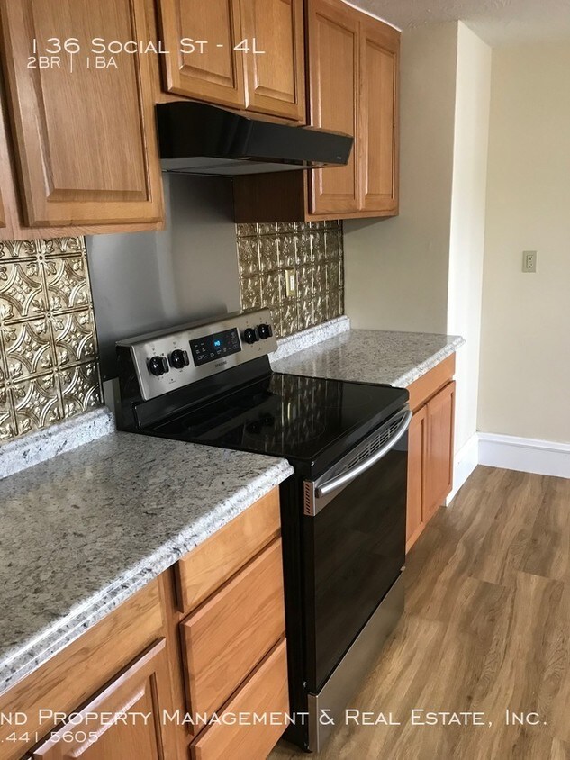 Primary Photo - 136 Social St, 4L
