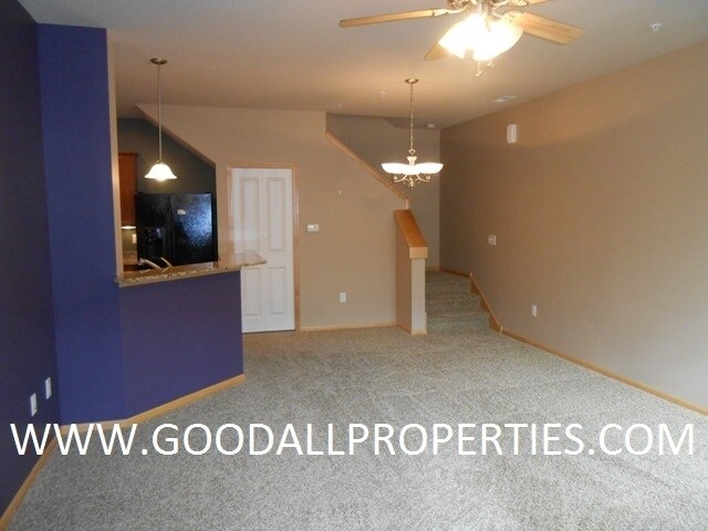Foto del edificio - 2 bedroom townhome in West Des Moines