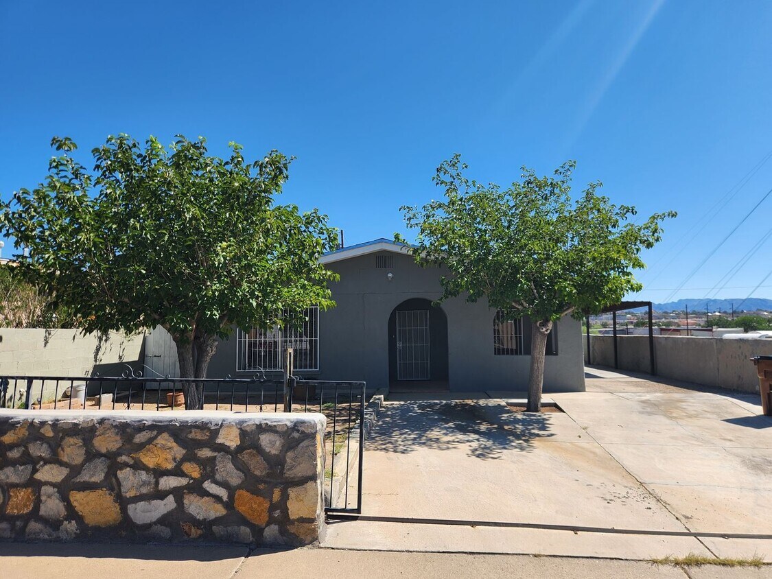 Foto principal - 235 Cottonwood St