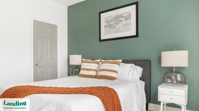 Building Photo - 925 Canterbury Rd NE