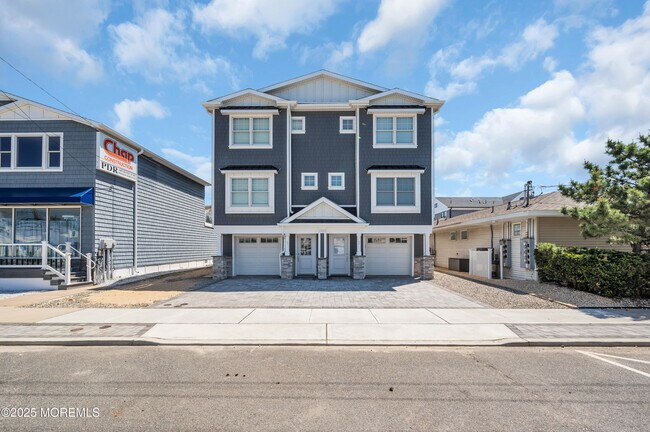 Building Photo - 1503 Grand Central Ave