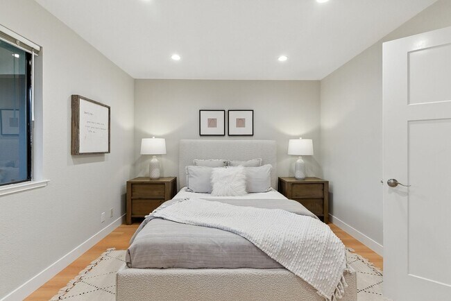 Foto del edificio - Beautifully Remodeled One-Bedroom Condo