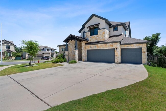 Building Photo - 3500 Peak View Dr