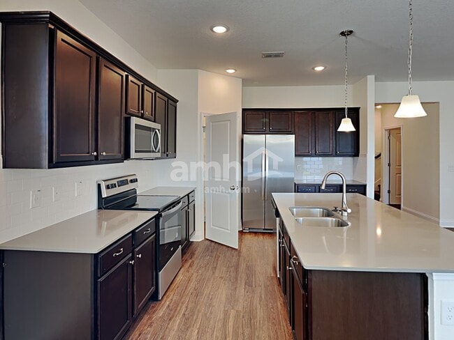 Building Photo - 1085 Summer Stone Lp