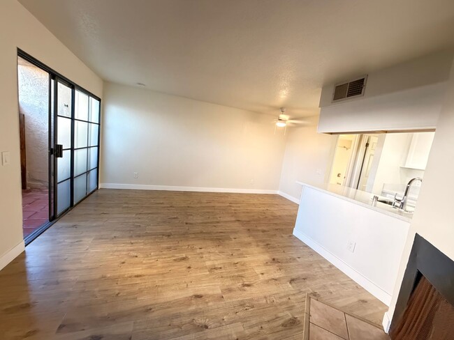 Building Photo - Renovated Apartment for Rent
