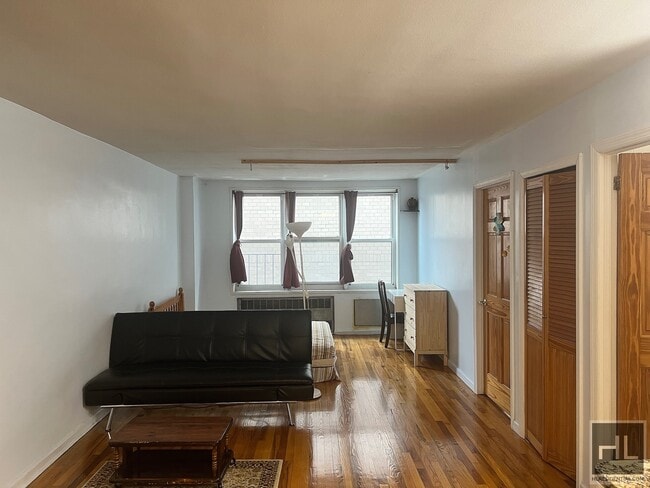 Building Photo - Amazing Studio DOWNTOWN FLUSHING!!!