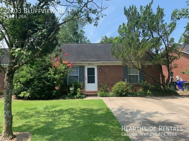 Foto principal - 2703 Bluff View Dr