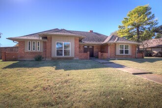 Building Photo - 7114 E 90th Pl