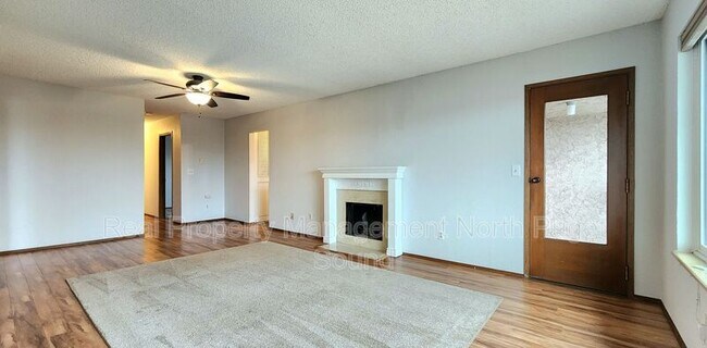 Building Photo - 3207 Colby Ave