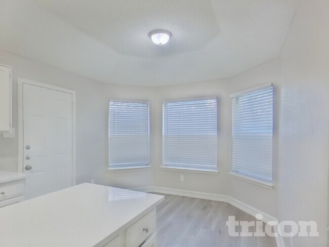 Foto del edificio - 907 Ponds Ct