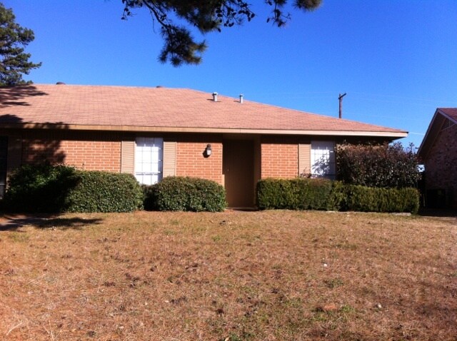 Primary Photo - 215 Kimberly Ln