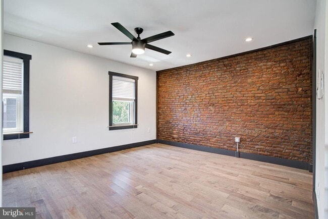 Building Photo - 2353 E York St