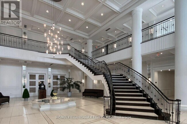 Building Photo - 15 Greenview Ave