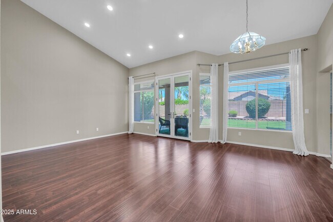 Foto del edificio - 7160 W Foothill Dr