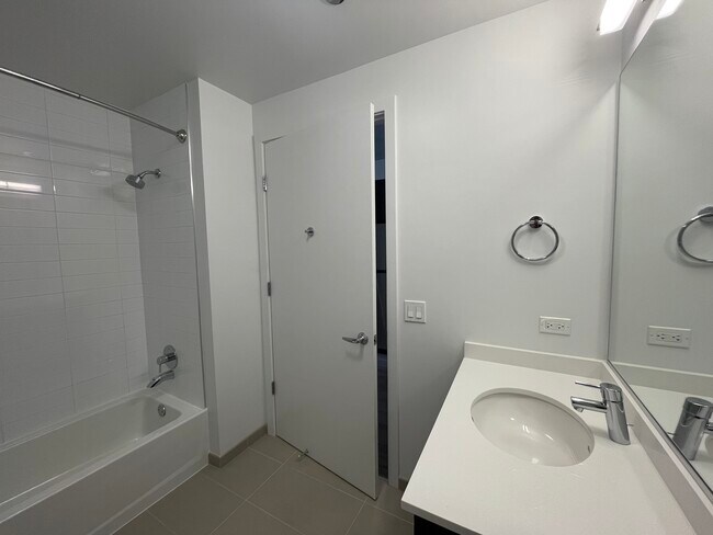 Foto del edificio - 952 W Huron St