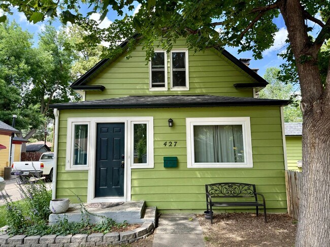 Building Photo - Downtown Charmer with Many Updates