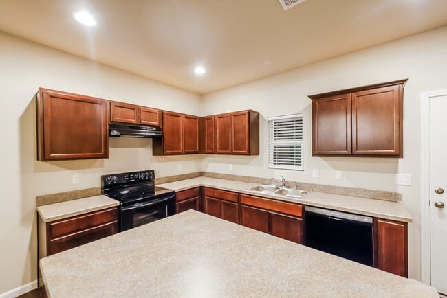 Building Photo - 236 Stonebriar Dr