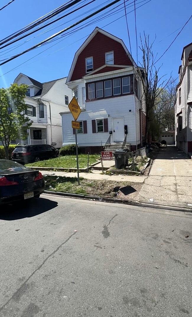 Building Photo - 11 Baldwin Ave