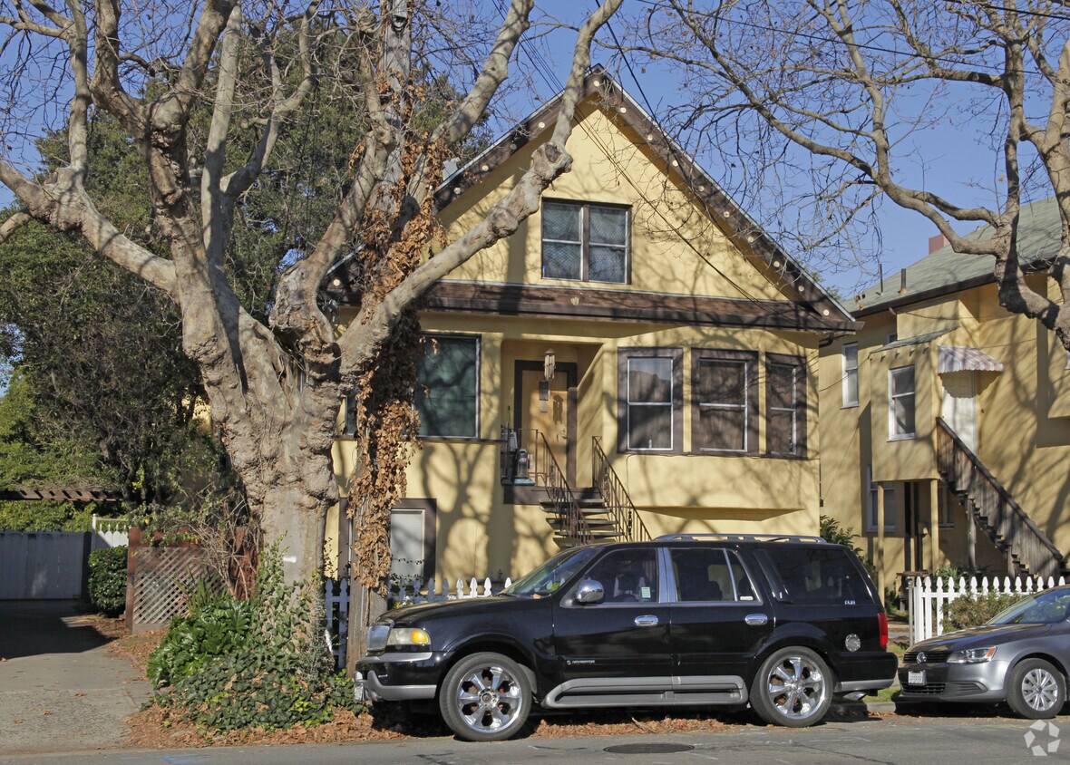 Building Photo - 935 Central Ave