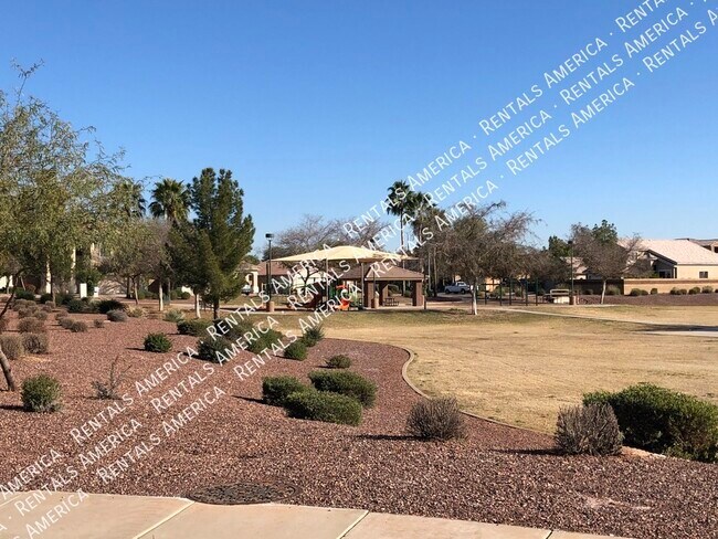 Building Photo - 3 bed/2 bath Corner Lot in Avondale