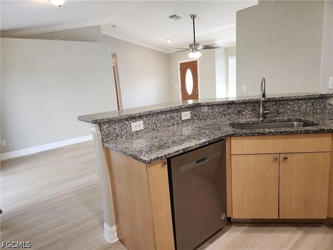 Foto del edificio - 827 NE 23rd Terrace