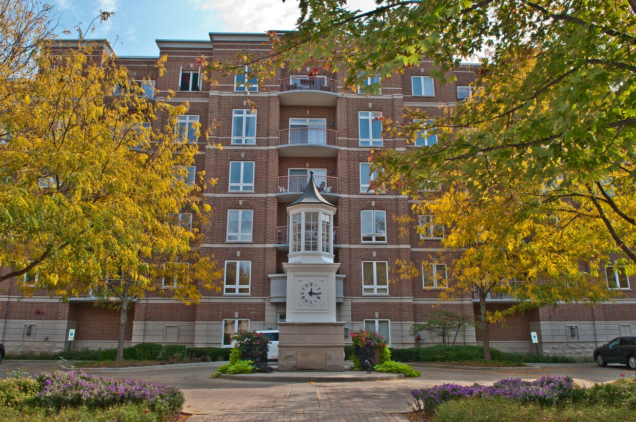 Primary Photo - 787 Graceland Ave