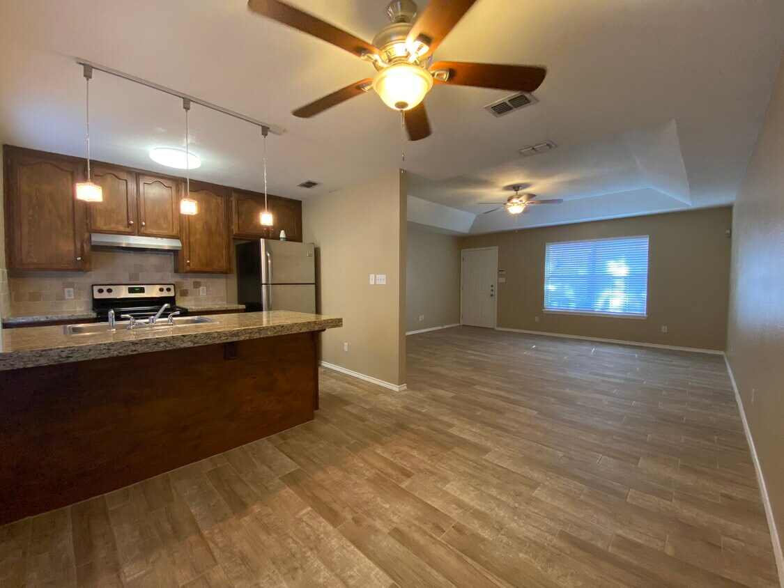 Primary Photo - 713 Mynah Ave