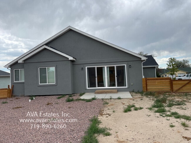 Building Photo - 970 S Knox Dr