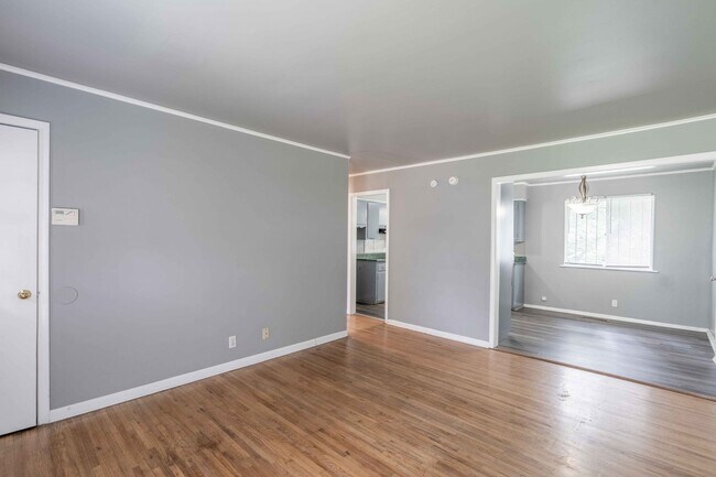 Foto del edificio - Price Drop! 3 bed/1 bath!