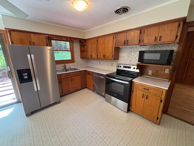 Foto del edificio - Mid-Century Modern 3-Bedroom, 2-Bathroom H...