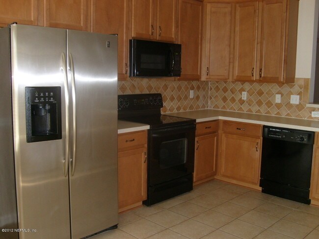 Building Photo - 2067 N Cranbrook Ave