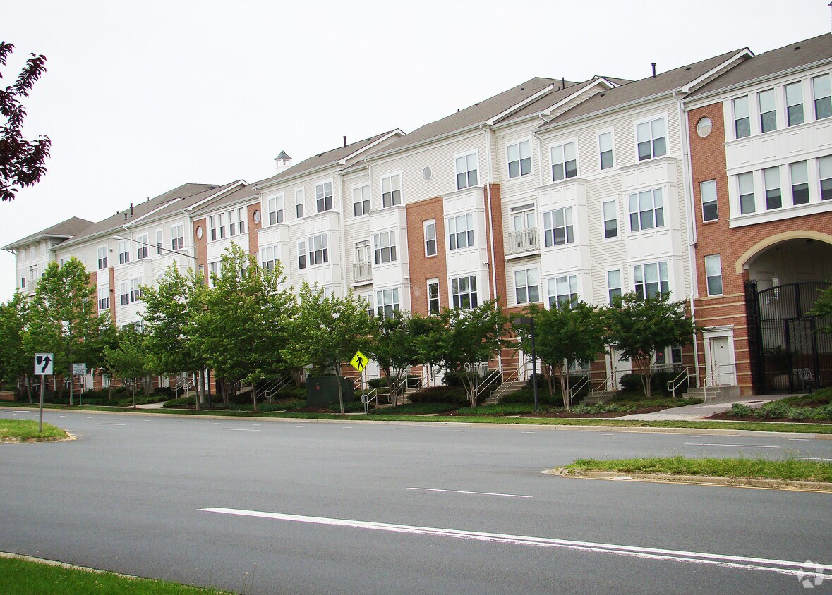 Marquis At Vienna Station Apartments 9480 Virginia Center Blvd Vienna