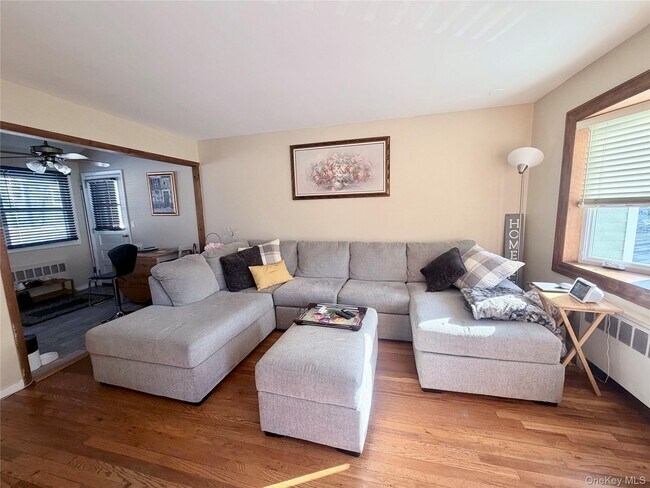 Foto del edificio - 87 Indian Head Rd