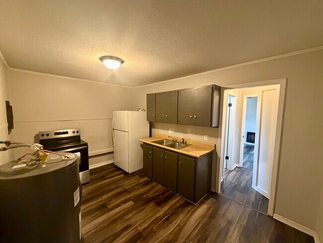 Foto del edificio - 616-622 14th St Quadplex
