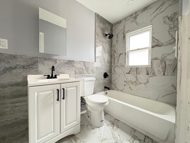 143 N Walnut St 3 - 140 N Walnut St