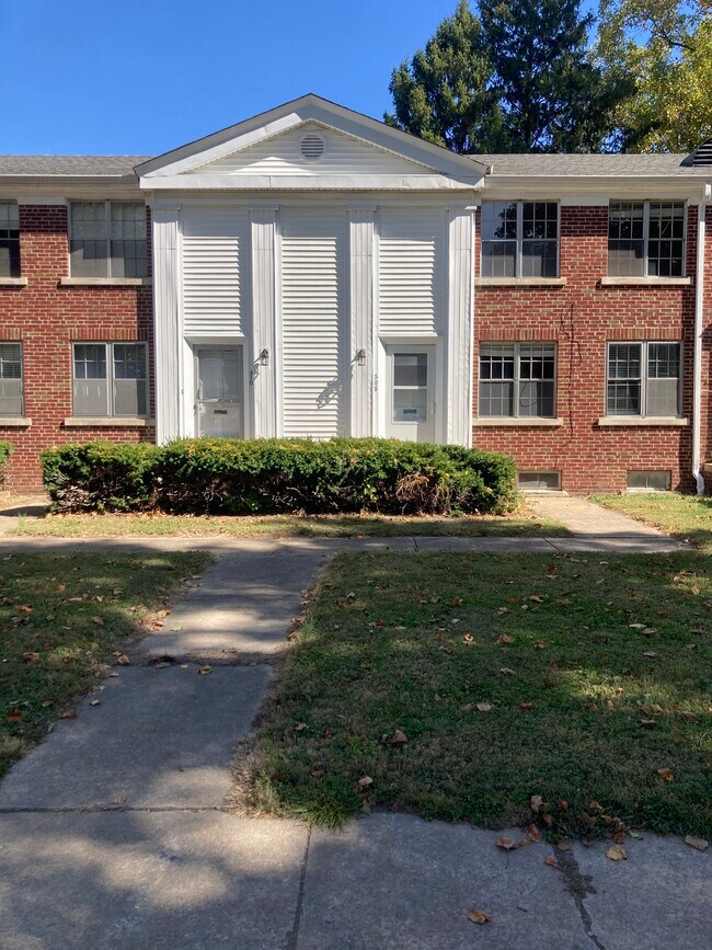 Building Photo - 308 Park Dr