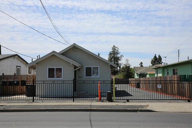 Building Photo - 24263 Silva Ave