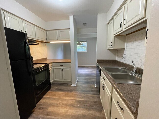 Building Photo - 4326 Villa Dr